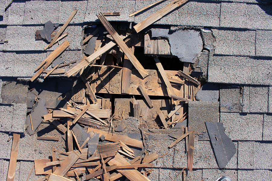 Why Coastal Roofs Fail Faster